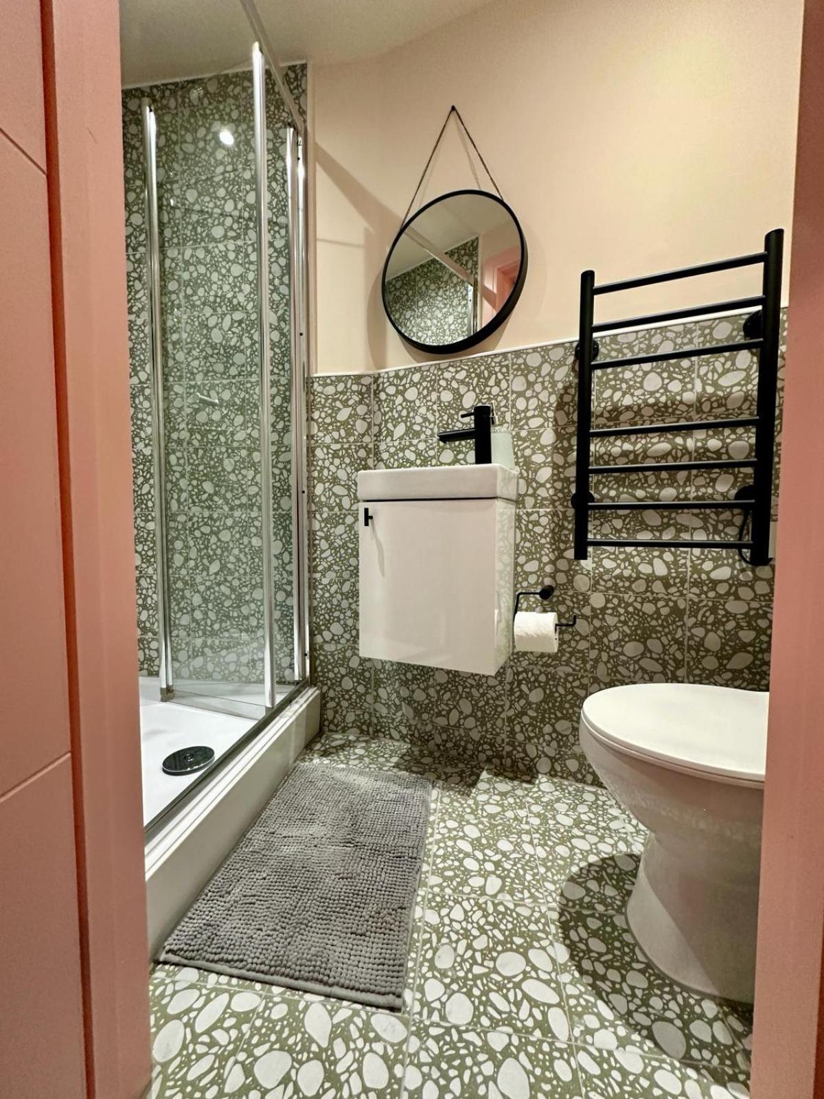 Pensión Cozy En-suite Loft In Trendy Local Londres