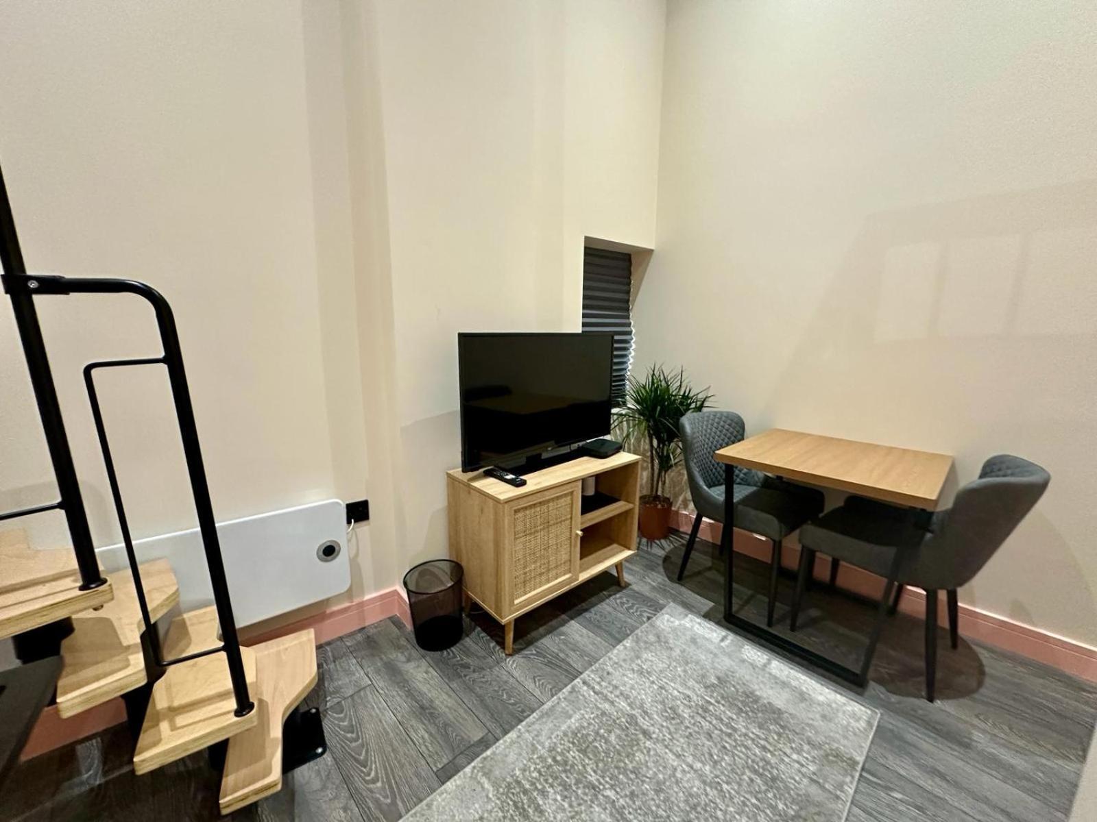 Pensión Cozy En-suite Loft In Trendy Local *