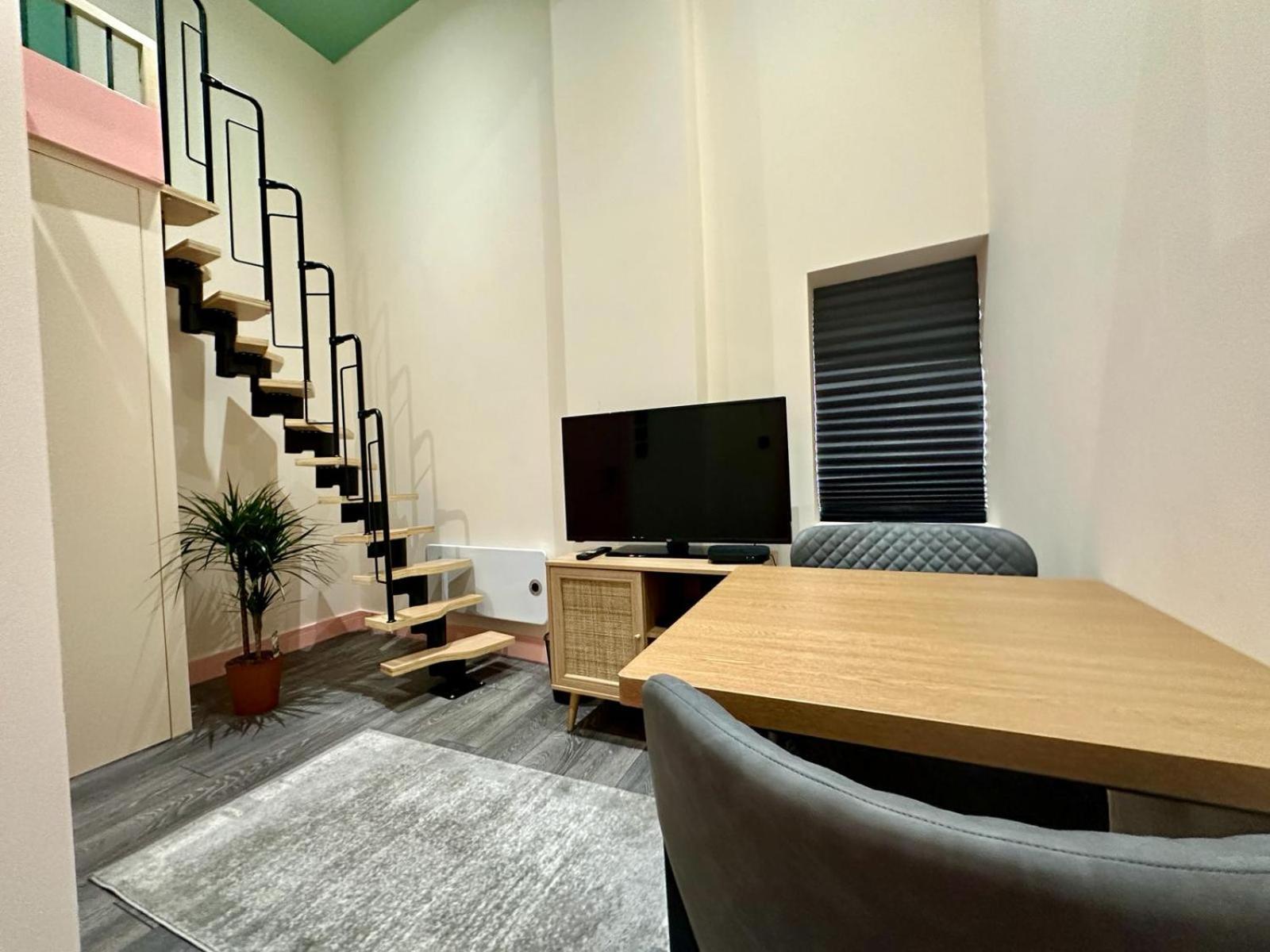 Pensión Cozy En-suite Loft In Trendy Local *